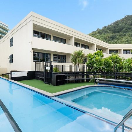 Oceanside Apartment With Garden Views Mount Maunganui Exterior photo