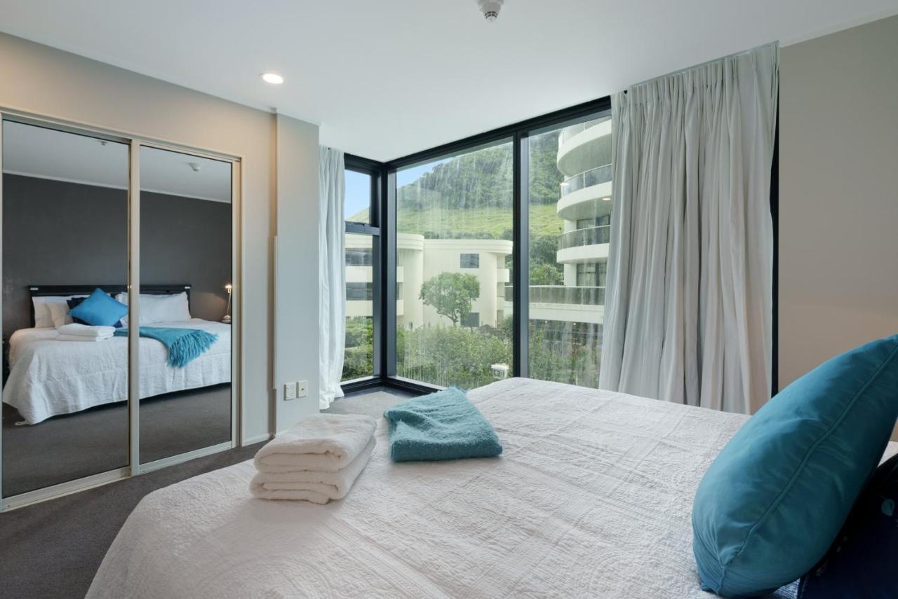 Oceanside Apartment With Garden Views Mount Maunganui Exterior photo