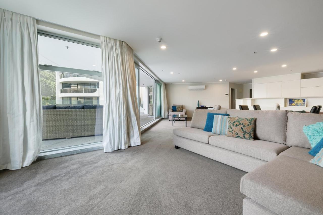 Oceanside Apartment With Garden Views Mount Maunganui Exterior photo