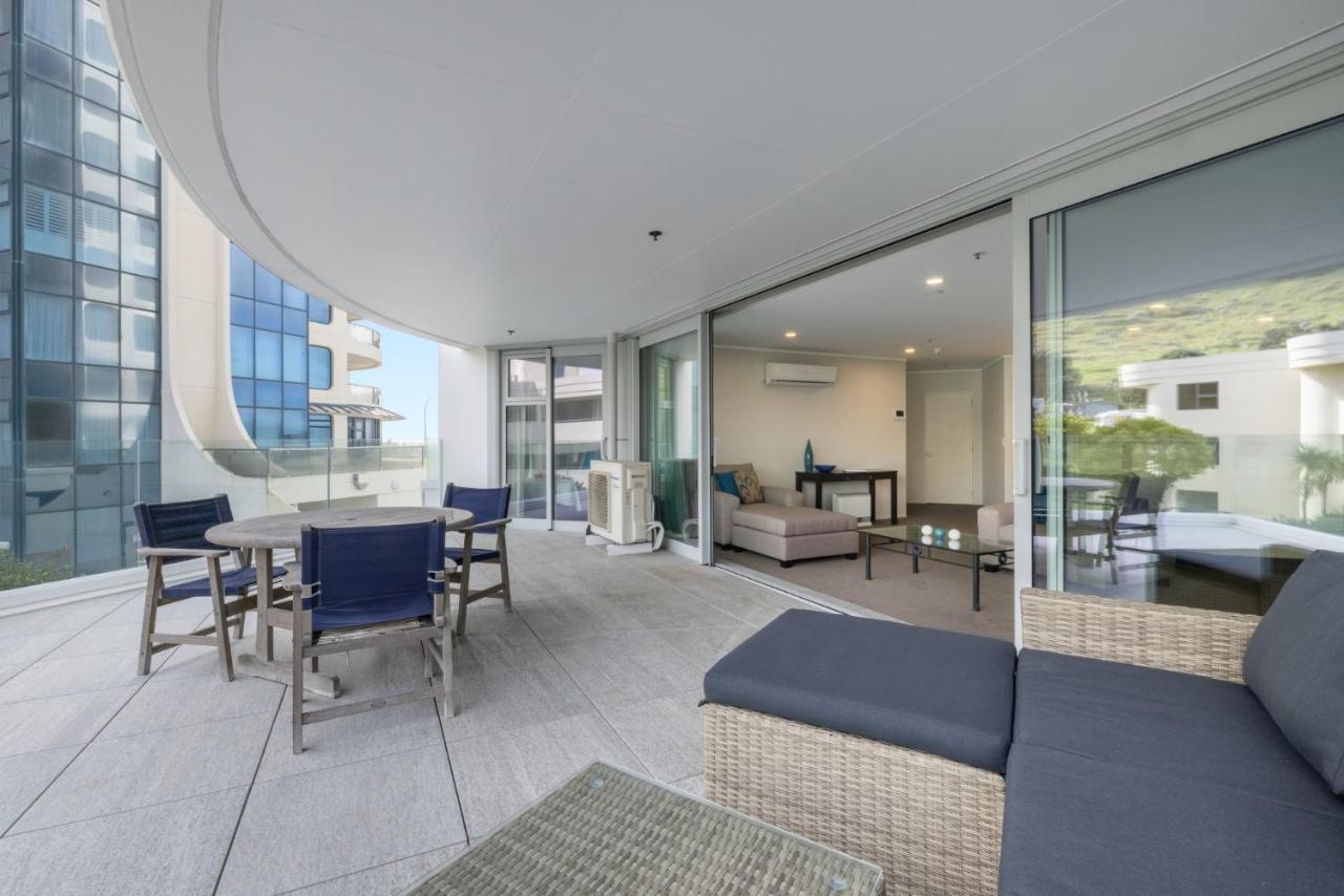 Oceanside Apartment With Garden Views Mount Maunganui Exterior photo