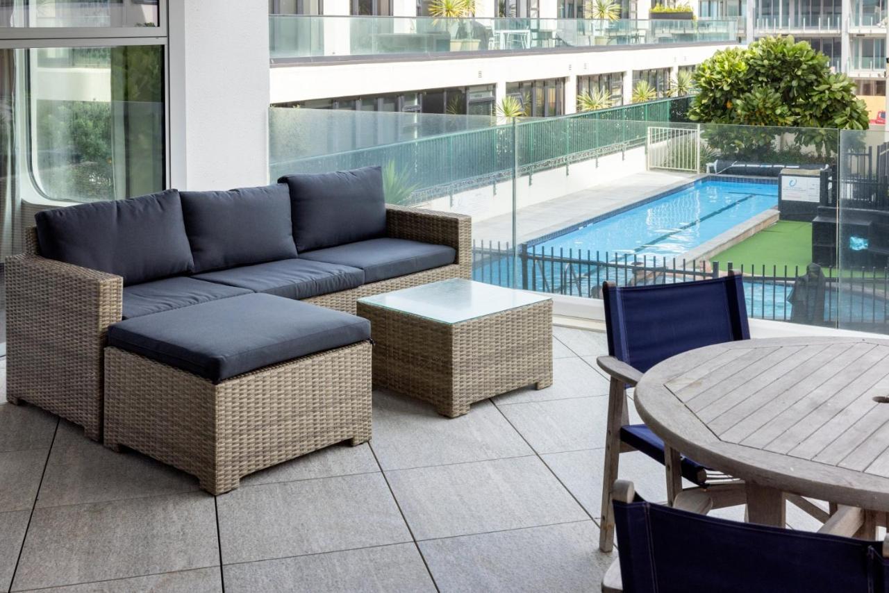 Oceanside Apartment With Garden Views Mount Maunganui Exterior photo